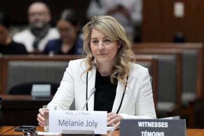 government-to-serve-stellantis-with-default-notice-on-funding-contracts,-minister-joly-says