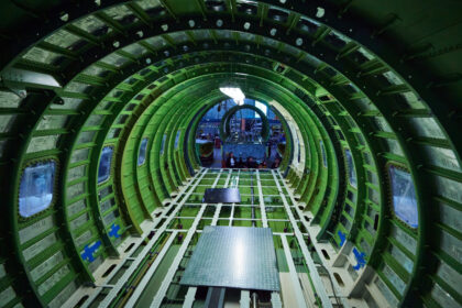 critics-question-saab’s-offer-to-bring-10,000-aerospace-jobs-to-canada