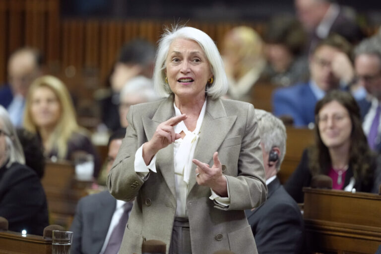 ottawa-moving-to-reissue-fishing-licences-to-mi’kmaw-group-despite-inuit-objections