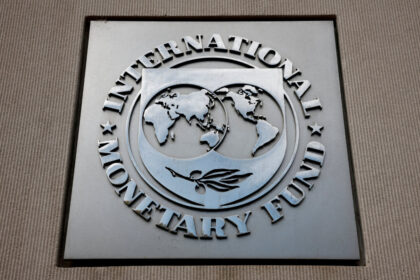 canada-should-recommit-to-declining-debt-to-gdp-ratio:-imf-report