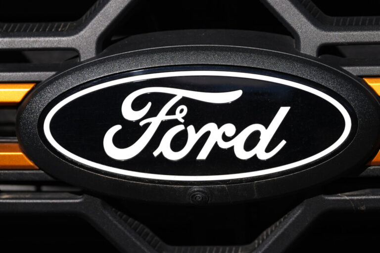 ford-recalls-108,000-escapes-due-to-faulty-liftgate-hinge-covers