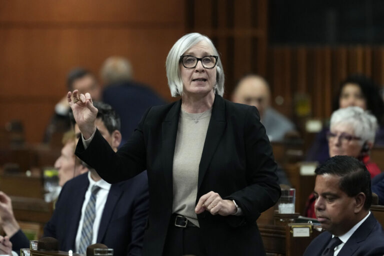 ottawa-needs-more-data-to-probe-claims-of-unpaid-work-at-airlines:-minister