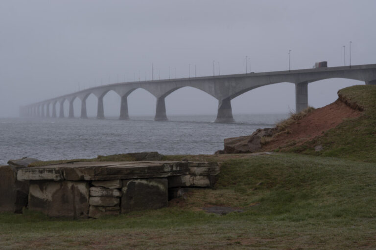 ottawa-cuts-confederation-bridge-tolls,-ferry-fares-in-atlantic-canada
