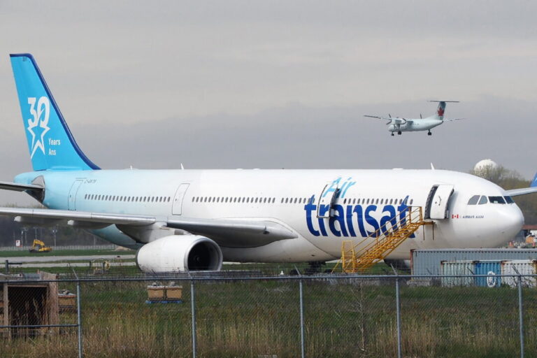 air-transat-pilots-issue-strike-notice,-causing-flight-suspensions