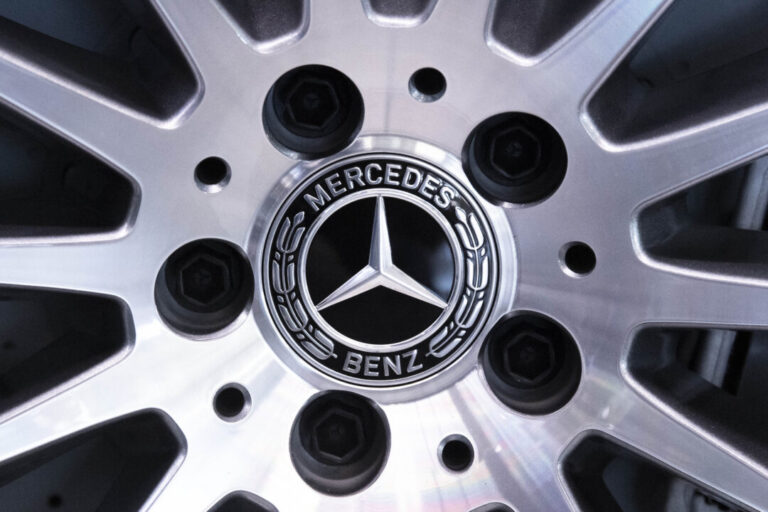 mercedes-benz-recalls-nearly-12,000-vehicles,-says-battery-packs-could-ignite