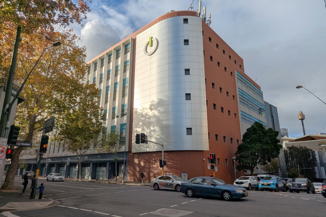 data-centres-could-swallow-40-million-litres-of-water-per-day,-that’s-about-80,000-households