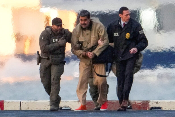 trump-says-us-helicopter-pilots-were-‘hit-pretty-bad’-during-maduro-raid