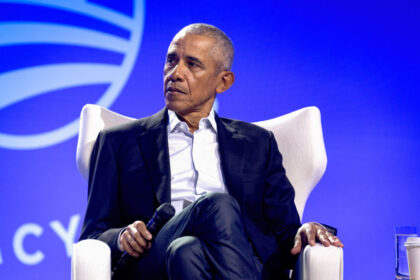 obama-says-aliens-exist-but-are-not-kept-in-area-51