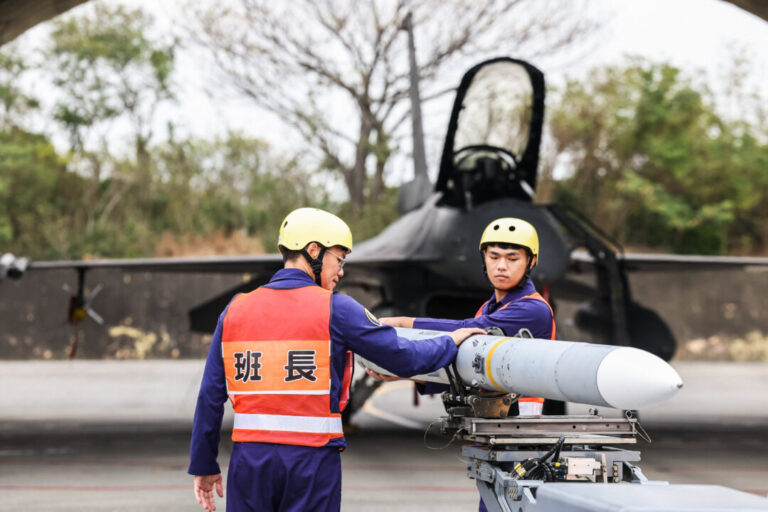 trump-to-decide-on-taiwan-arms-sale-amid-upcoming-china-trip