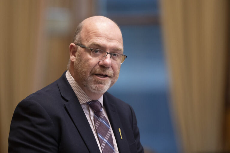 new-brunswick-finances-worsen-with-province-projecting-a-$1.3-billion-deficit