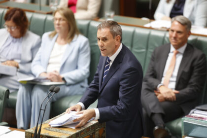 australian-real-wage-values-decline-amid-strong-inflation