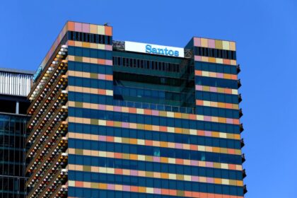oil-giant-santos-to-cut-one-in-10-workers-as-profit-slides