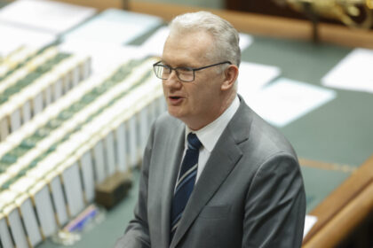 home-affairs-minister-temporarily-blocks-1-member-of-‘isis-bride’-party-from-returning