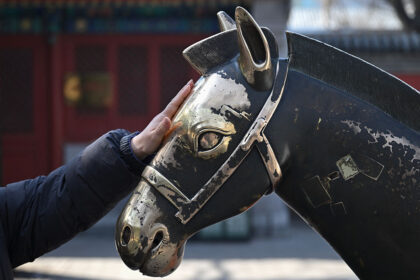 in-china,-a-quieter-lunar-new-year-reflects-economic-strain-and-unease