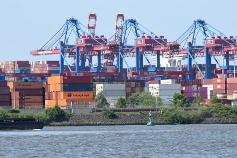 eu-urges-us-to-honor-terms-of-trade-deal-after-supreme-court-ruling