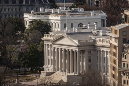 us-treasury-yields-sink-as-investors-shrug-off-tariff-fiscal-fears