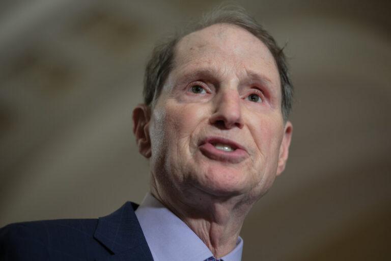 senate-democrats-unveil-bill-seeking-tariff-refunds-after-supreme-court-ruling