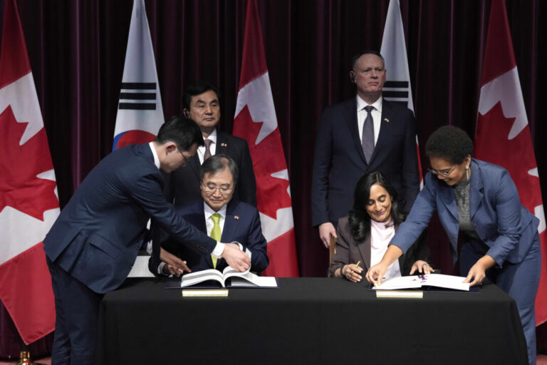 canada-and-south-korea-sign-deal-to-boost-defence-cooperation