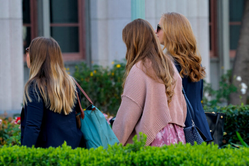 young-plaintiff-testifies-in-landmark-trial-to-determine-if-social-media-tries-to-addict-youths