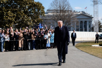 trump-orders-federal-agencies-to-cease-all-use-of-anthropic-tech