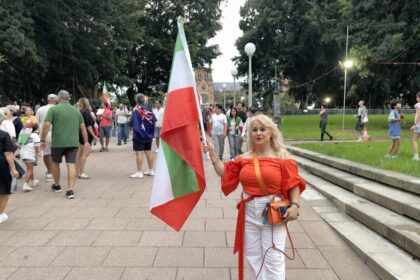 hundreds-rally-in-sydney-amid-us-israel-strikes-on-iran,-death-of-ayatollah