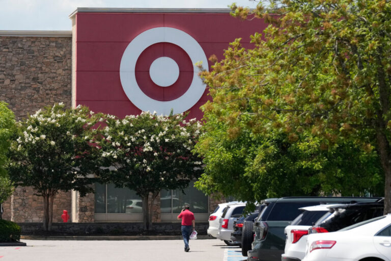 new-target-ceo-forecasts-turnaround-to-retailer’s-lackluster-sales-in-2025