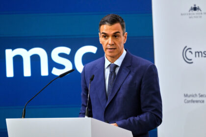 spanish-prime-minister-urges-end-to-war