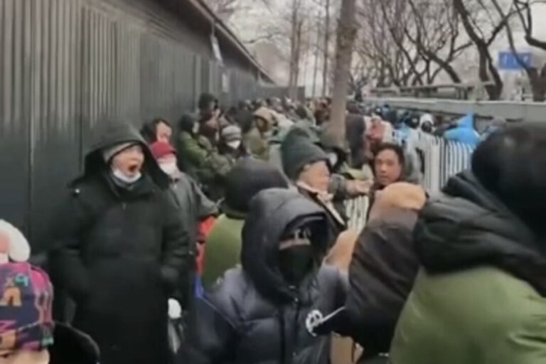 petitioners-gather-in-beijing-amid-cold-temps,-tight-security-during-china’s-‘two-sessions’