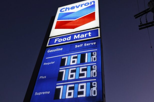 us-gas-prices-jump-as-iran-war-continues