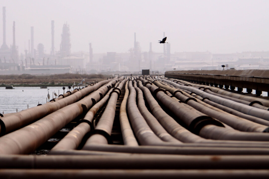 Iran Attack on Bahrain Refinery Forces Bapco to Declare Force Majeure ...