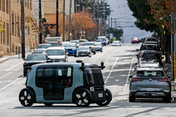 amazon-subsidiary-zoox-expands-robotaxi-tests-to-phoenix,-dallas