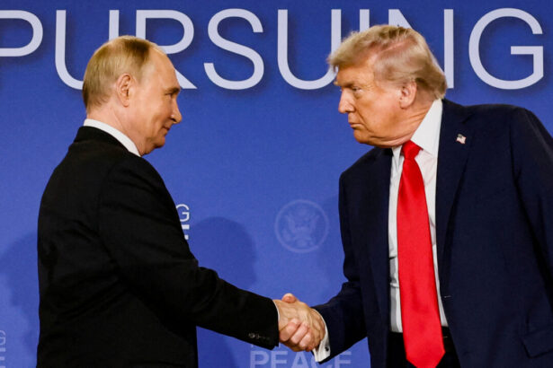 putin-discusses-iran-war-in-phone-call-with-trump:-kremlin