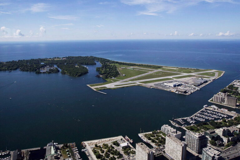 ford-confirms-ontario-government-will-take-over-toronto’s-billy-bishop-airport