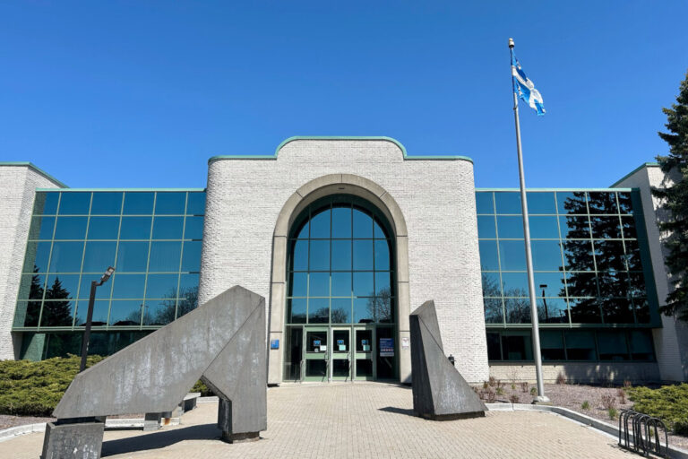 quebec-hair-salon-fined-over-lack-of-non-binary-option-on-website-plans-to-appeal