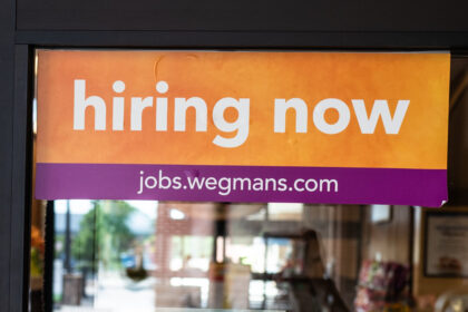 adp-jobs-report-shows-104,000-gain-in-july,-topping-forecasts