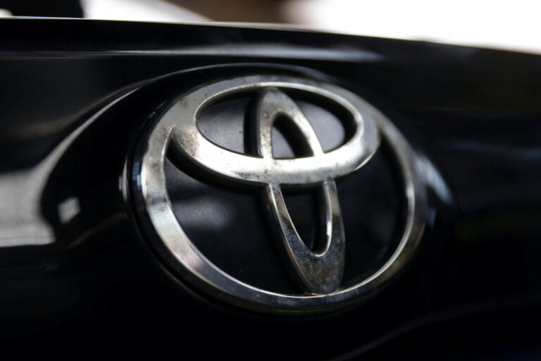 toyota-recalls-550,000-vehicles-in-us-over-seat-back-defect,-nhtsa-says