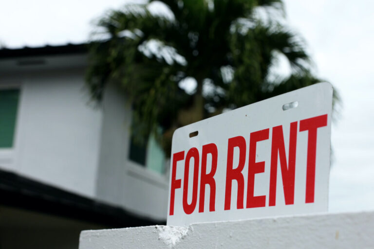 ‘accidental-landlords’-near-record-high-as-home-sellers-turn-to-rentals:-report
