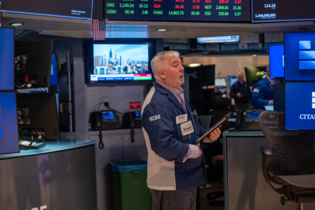 wall-street-review:-stocks-continue-sell-off-on-soaring-oil