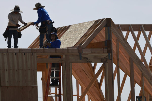 trump-signs-executive-orders-to-boost-housing-supply,-improve-access-to-mortgages