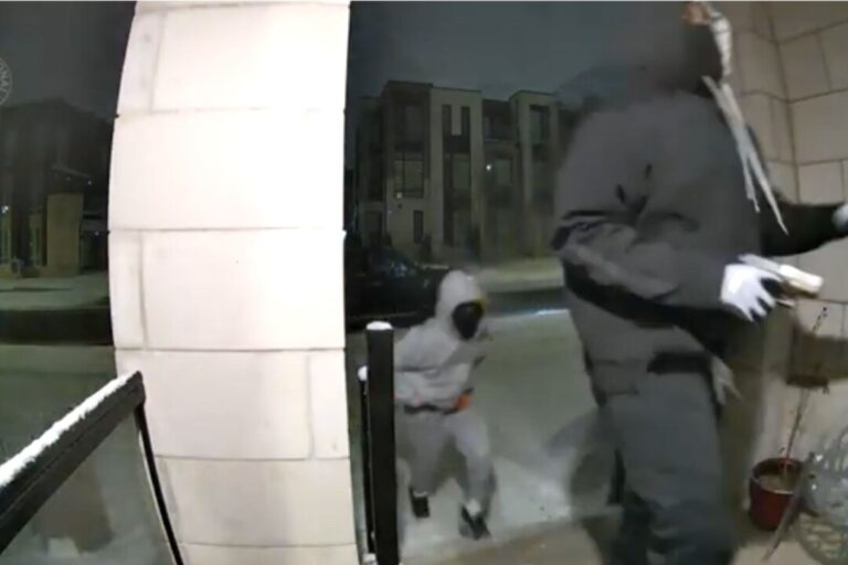 toronto-area-police-share-footage-of-attempted-home-invasion-that-ended-after-resident-fires-at-intruders