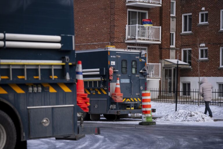 strong-winds-leave-thousands-without-power-in-central-canada,-maritimes
