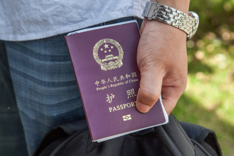 ccp-tightens-exit-control,-confiscating-passports-of-low-level-civil-servants-and-retirees