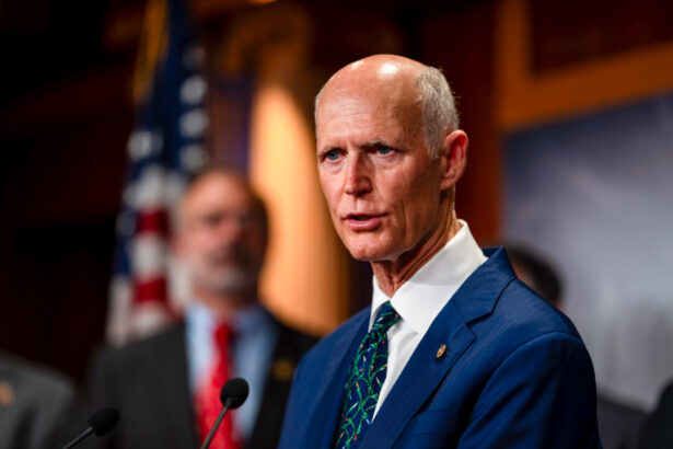 senator-calls-on-federal-health-authorities-to-review-china’s-role-in-us-drug-trials