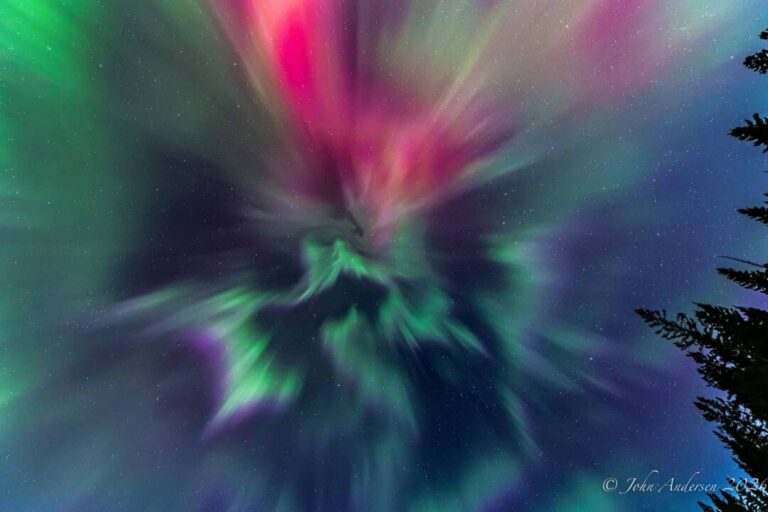 aurora-storms-to-peak-over-canada-as-sun-ejects-multiple-rounds-of-charged-particles-to-earth