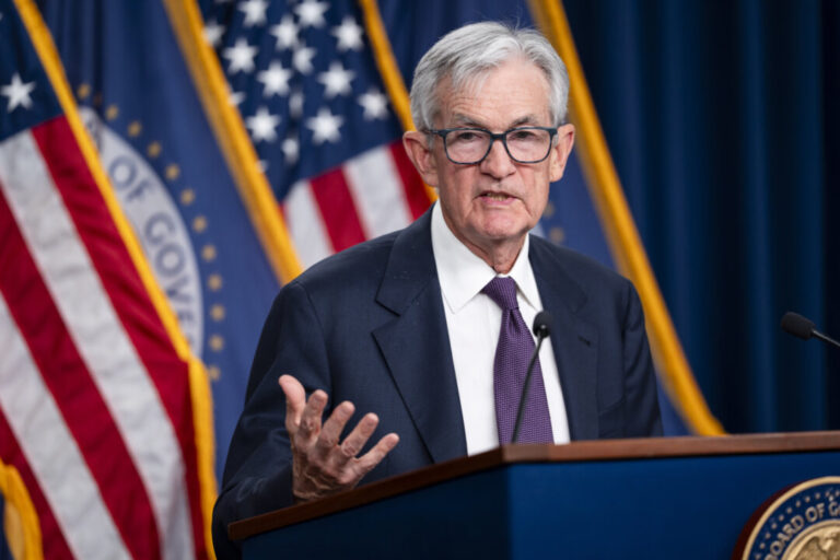 fed-moves-to-ease-capital-rules-for-banks