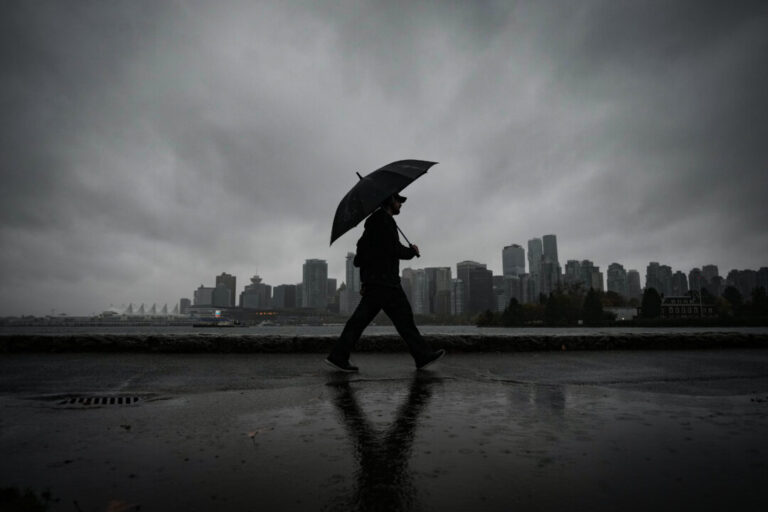 rain-in-bc-triggers-evacuation-watches,-local-state-of-emergency-in-fraser-valley