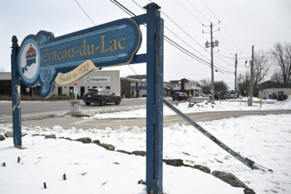 air-canada-pilots-killed-in-laguardia-crash-remembered-as-heroes-for-quick-reflexes-amid-flood-of-tributes