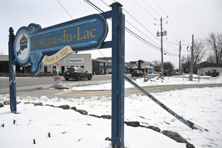 air-canada-pilots-killed-in-laguardia-crash-remembered-as-heroes-for-quick-reflexes-amid-flood-of-tributes
