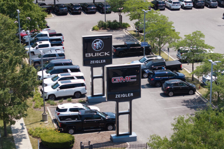 us-new-vehicle-sales-forecast-to-fall-8.8-percent-sequentially-in-1st-quarter