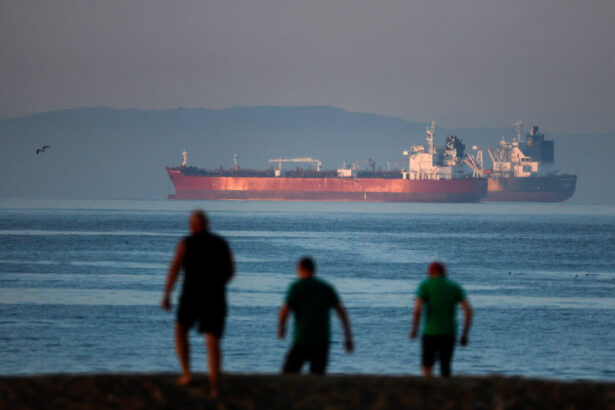what-to-know-about-trump’s-waiver-of-shipping-rules-to-ease-gas-price-pressures